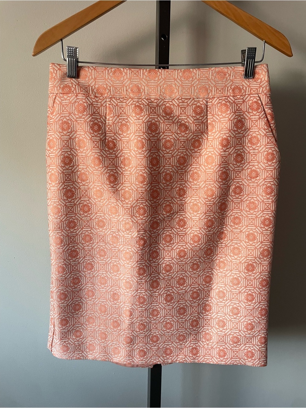 NEW Banana Republic Coral Geometric Floral Jacquard Pencil Skirt Size 6
